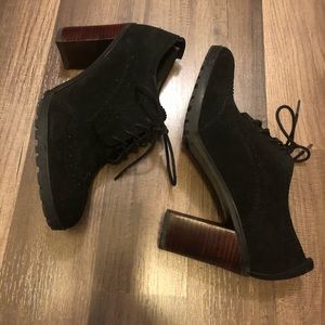 Tommy Hilfiger suede booties